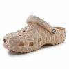 Klumpa Crocs Classic Geometric Clog Bézs szín MOST 49151 HELYETT 34468 Ft-ért!